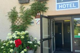 Kyriad Epernay - photo 25